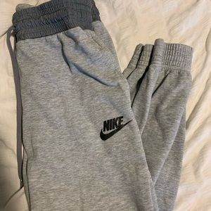 NIKE JOGGERS